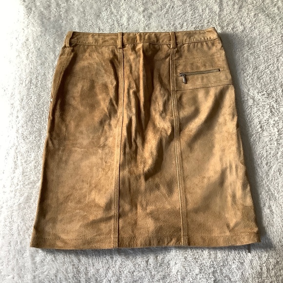 Danier Suede Skirt - Picture 2 of 5
